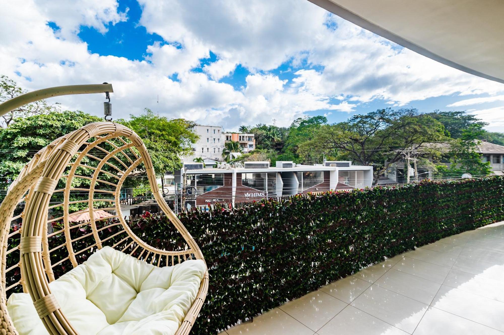 Sea La Vie - By The * Tamarindo